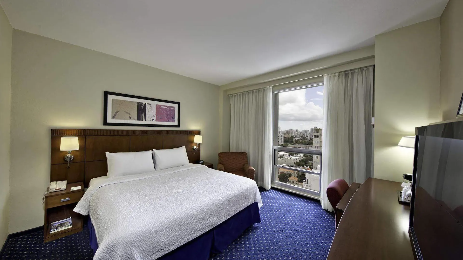 Courtyard By Marriott San Juan Miramar Hotel