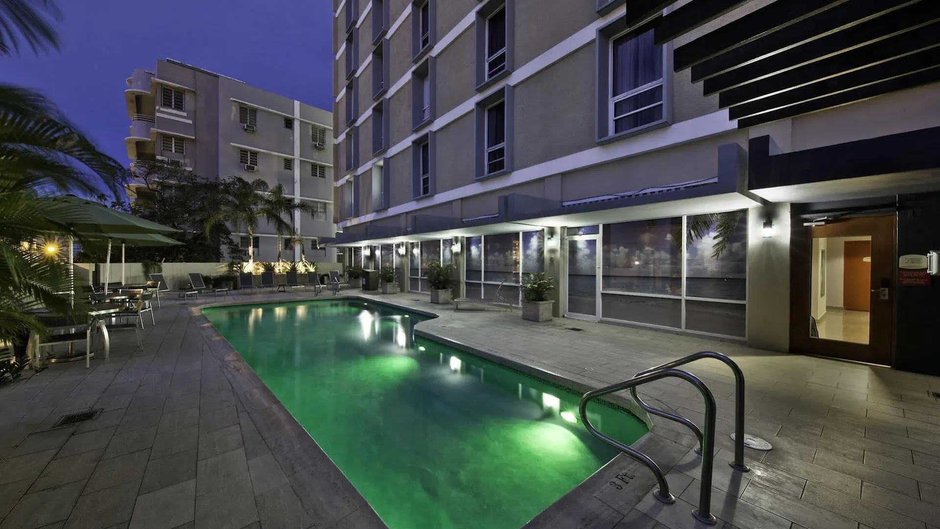 Courtyard By Marriott San Juan Miramar Hotel 4*,